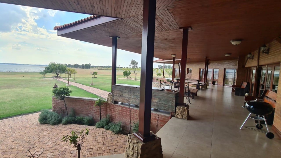 4 Bedroom Property for Sale in Oranjeville Free State